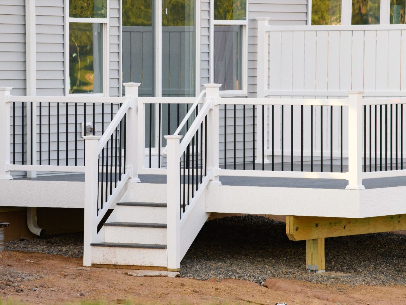 custom-deck-porch-construction (1)